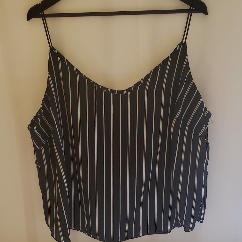 Ultra Flirt Black/White Striped Flowey Tank Top with Stretchy Straps Size 2XL